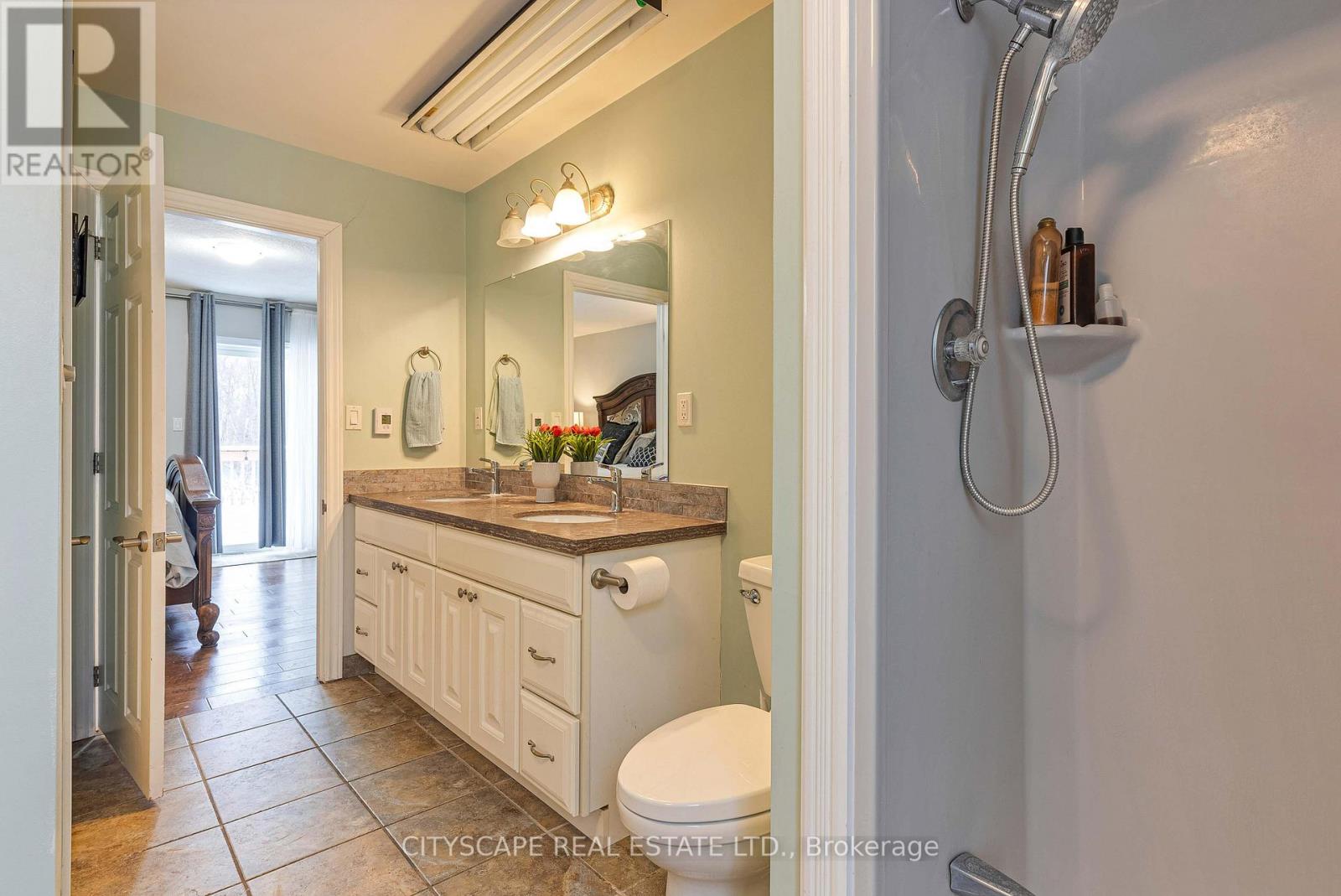 7 Mcconachie Crescent, Caledon, Ontario  L7K 0B9 - Photo 21 - W12921310