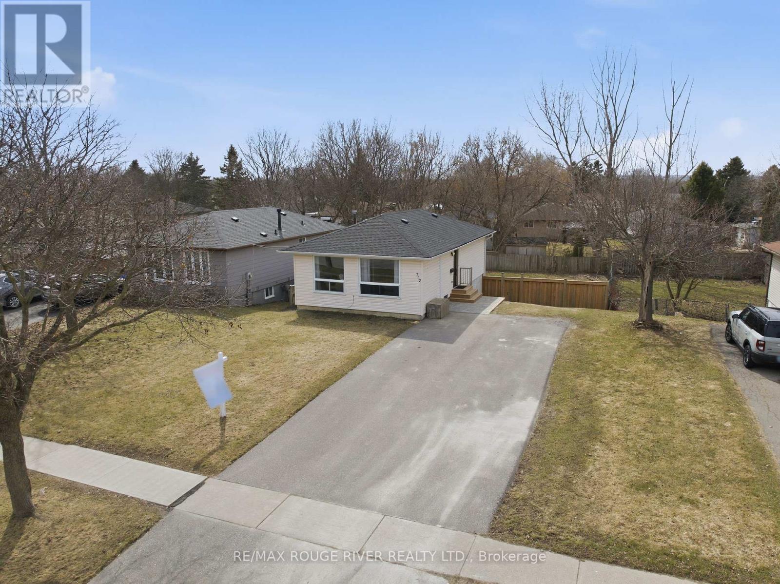 712 Grandview Drive, Oshawa, Ontario  L1H 7W2 - Photo 4 - E12925106