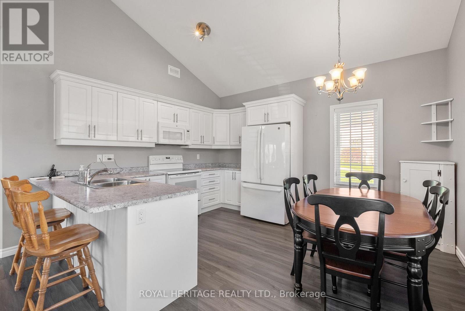 2001 - 300 Croft Street, Port Hope, Ontario  L1A 0E1 - Photo 15 - X12750002