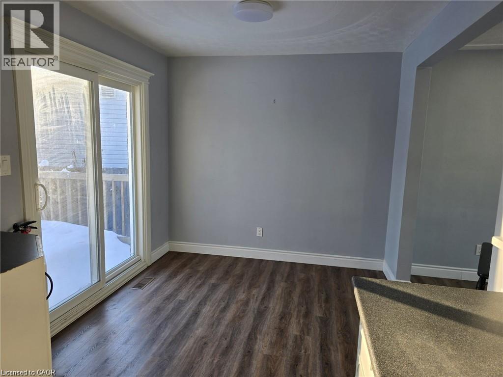 593 Mount Anne Drive, Waterloo, Ontario  N2L 4W6 - Photo 3 - 40815449