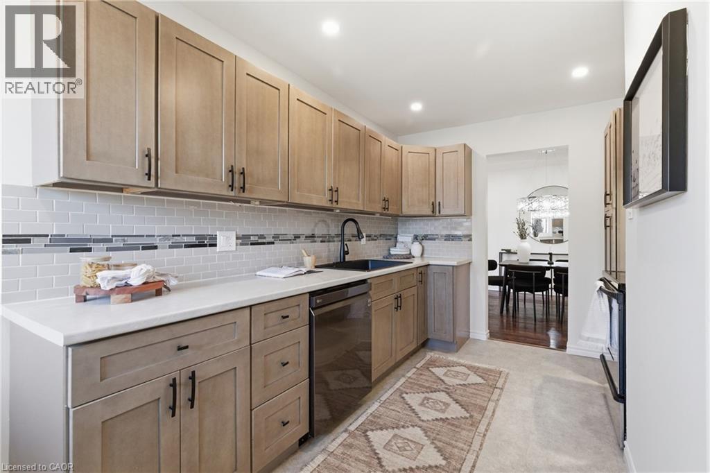 587 Timber Lane, Burlington, Ontario  L7L 4B1 - Photo 7 - 40815420