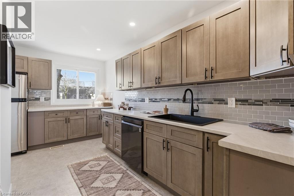 587 Timber Lane, Burlington, Ontario  L7L 4B1 - Photo 9 - 40815420