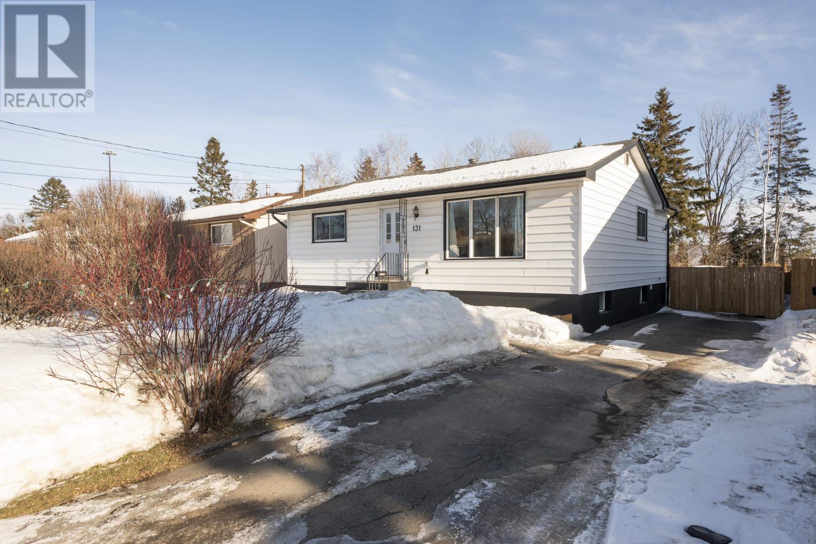 131 Carl AVE, Thunder Bay, Ontario