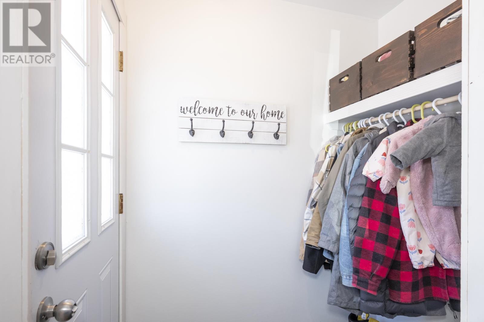 131 Carl Ave, Thunder Bay, Ontario  P7B 4Z4 - Photo 2 - TB2600469