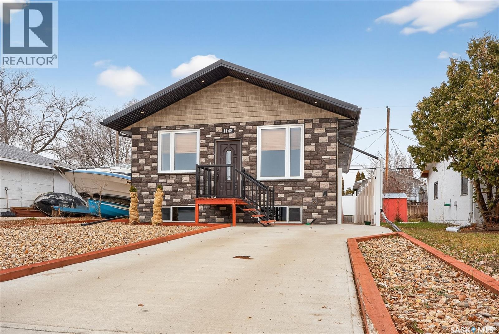 1148 Hochelaga Street W, Moose Jaw, Saskatchewan  S6J 2J2 - Photo 4 - SK024661