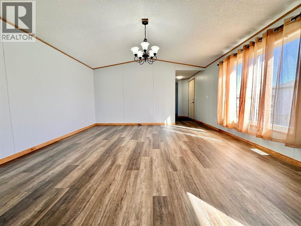 318-349 Railway Avenue, Duchess, Alberta  T0J 0Z0 - Photo 6 - A2292615