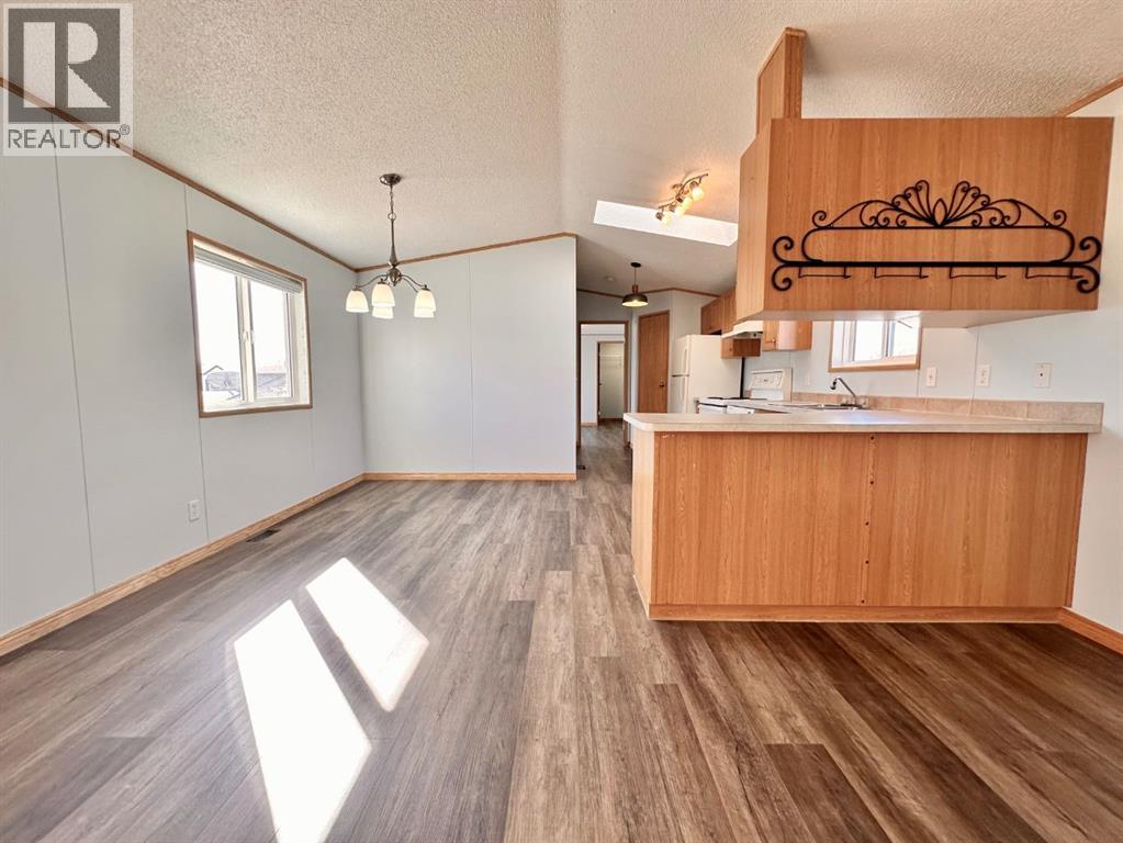 318-349 Railway Avenue, Duchess, Alberta  T0J 0Z0 - Photo 8 - A2292615