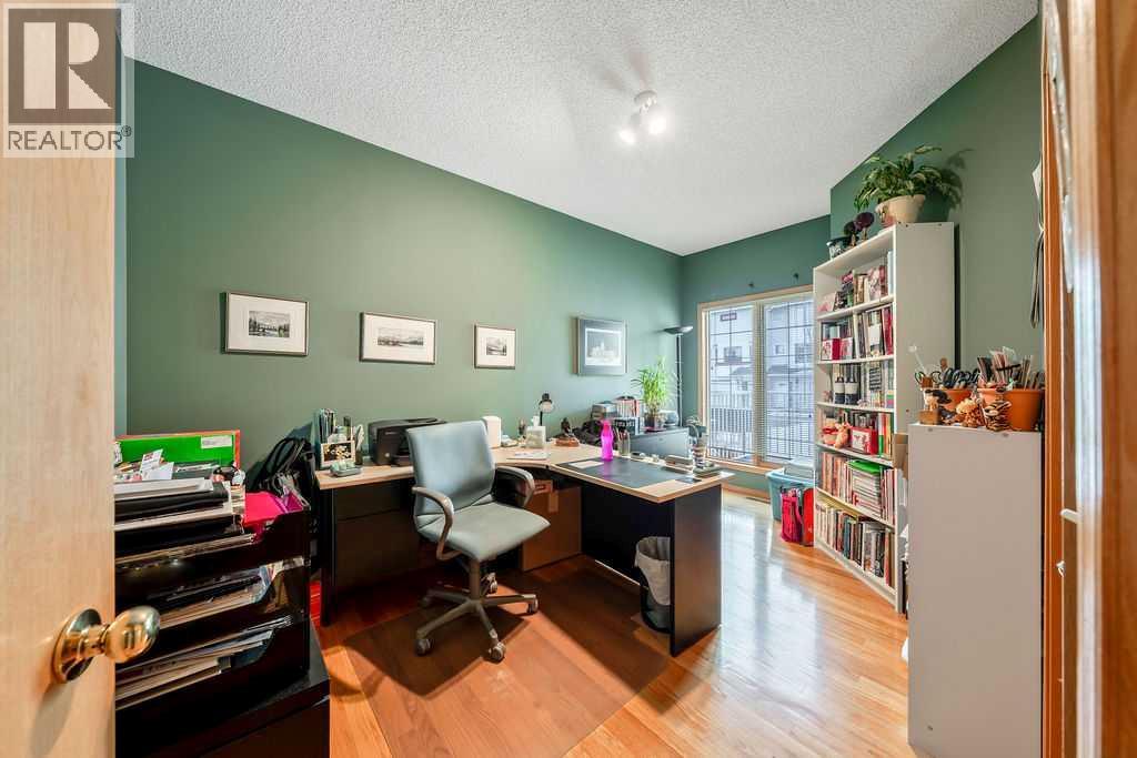 18 Prominence View SW, Calgary, Alberta  T3H 3E8 - Photo 7 - A2281711