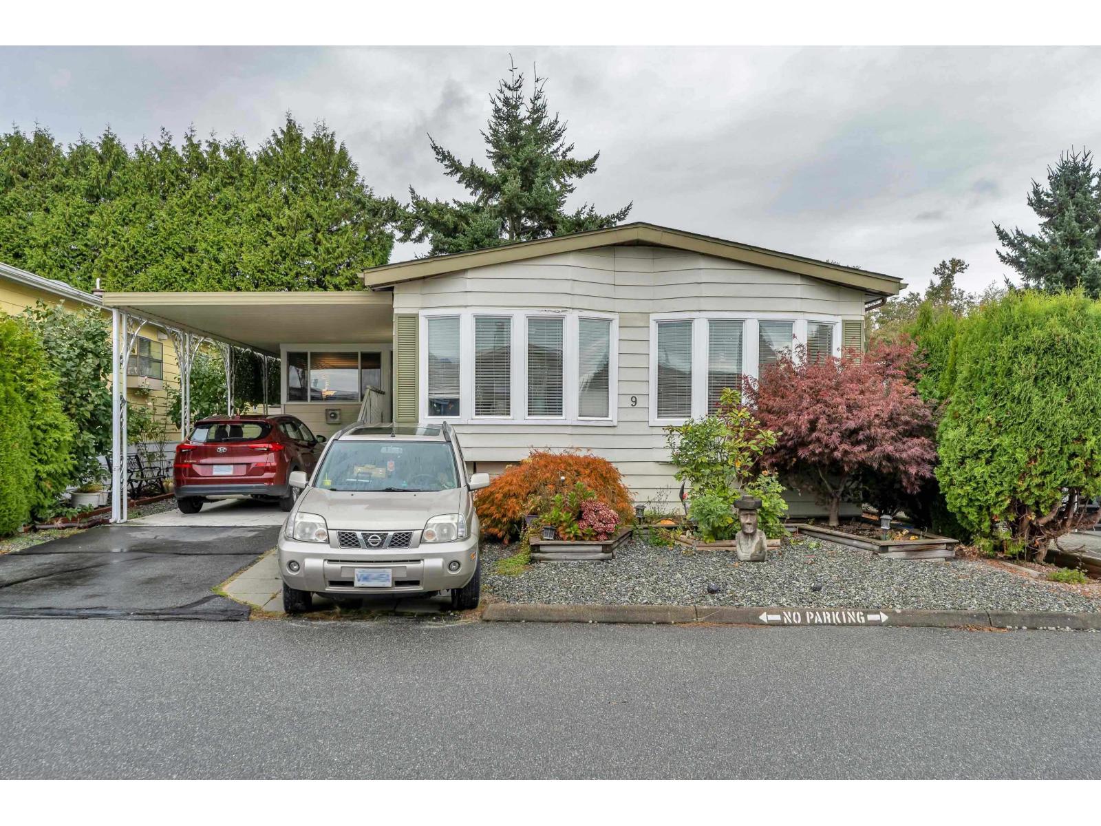 9 1640 162 Street, Surrey, British Columbia  V4A 6Y9 - Photo 2 - R3075516