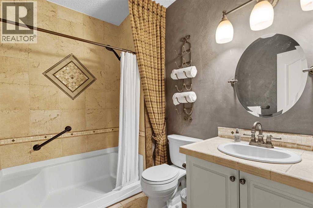 60 Woodpark Close Sw, Calgary, Alberta  T2W 6G9 - Photo 35 - A2286750