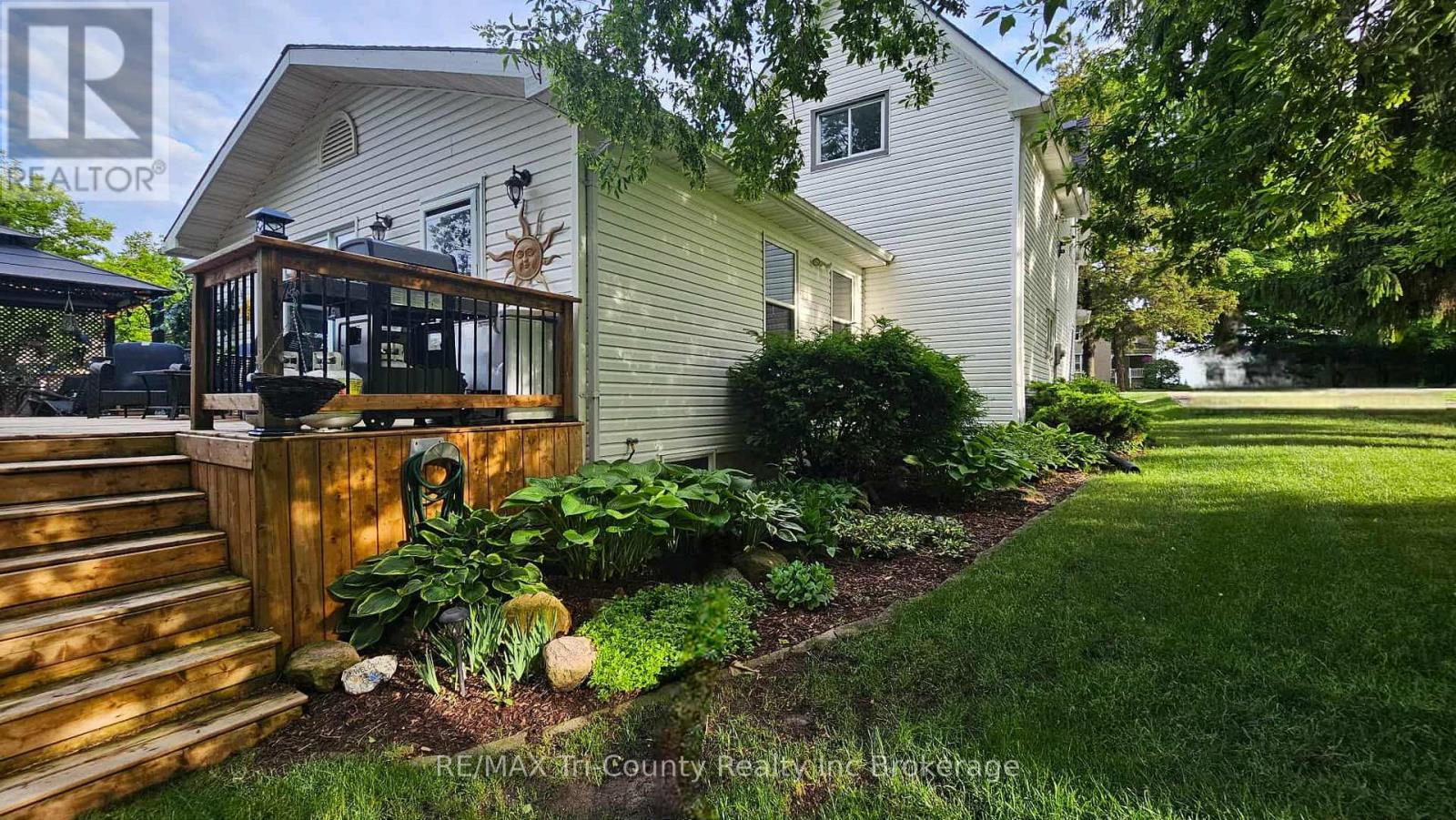 27 Harpurhey Road, Huron East, Ontario N0K 1W0 - Photo 2 - X12925416