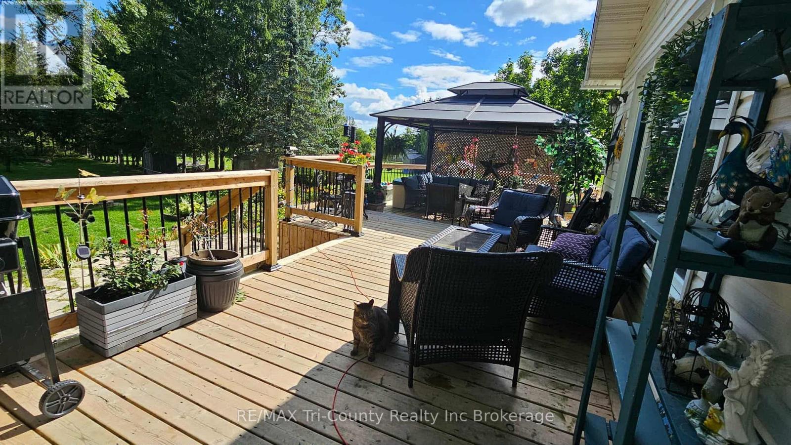 27 Harpurhey Road, Huron East, Ontario N0K 1W0 - Photo 3 - X12925416