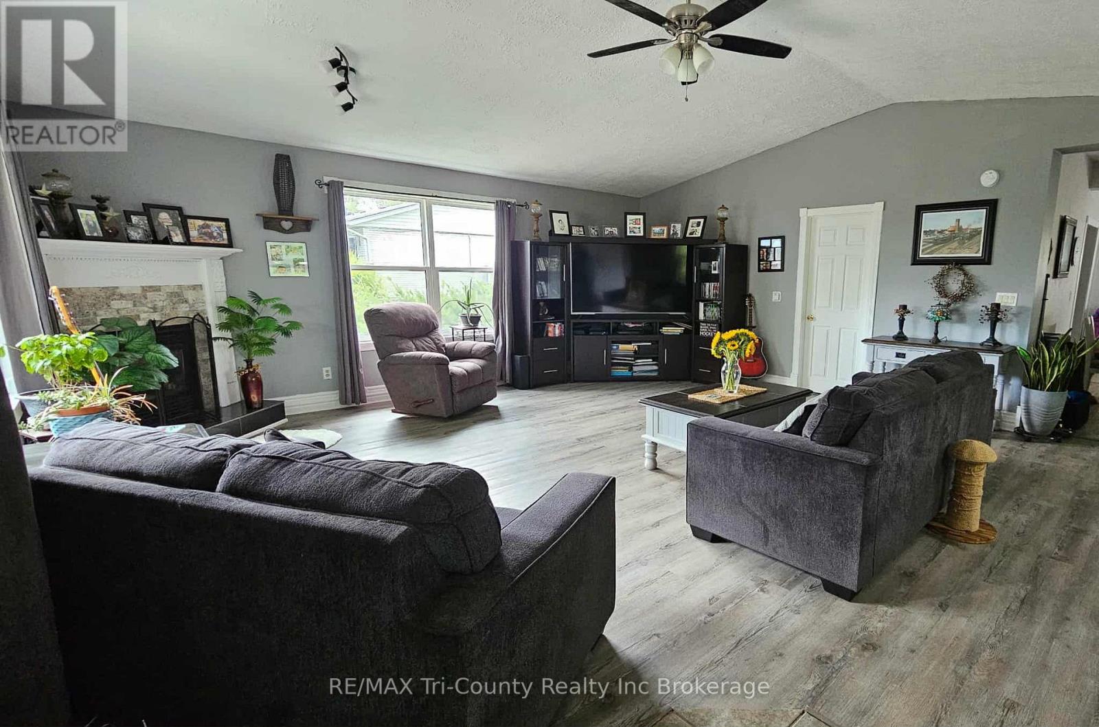 27 Harpurhey Road, Huron East, Ontario N0K 1W0 - Photo 7 - X12925416