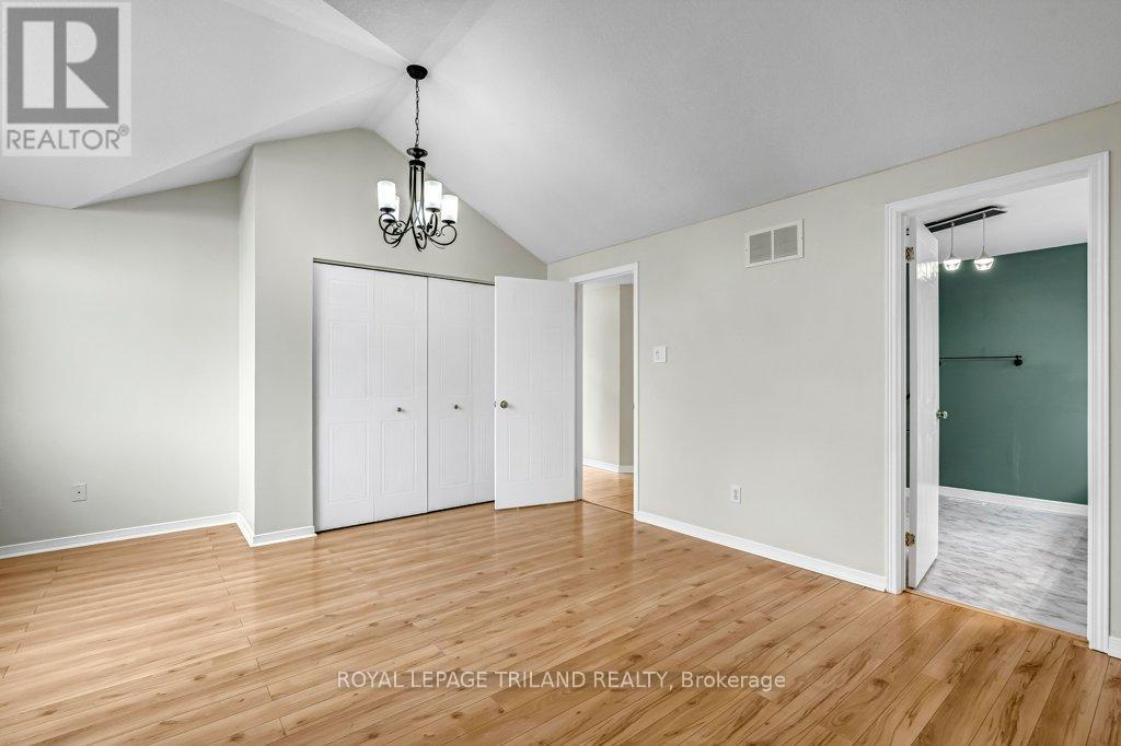 215 Rossmore Court, London South, Ontario  N6C 6B7 - Photo 24 - X12925356