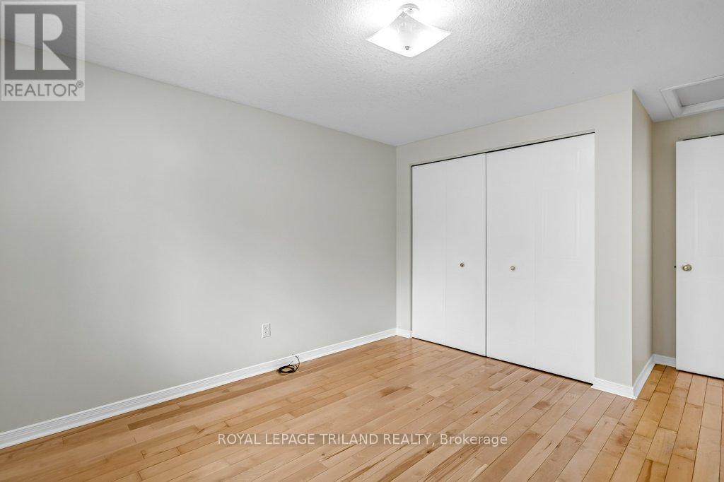 215 Rossmore Court, London South, Ontario  N6C 6B7 - Photo 27 - X12925356