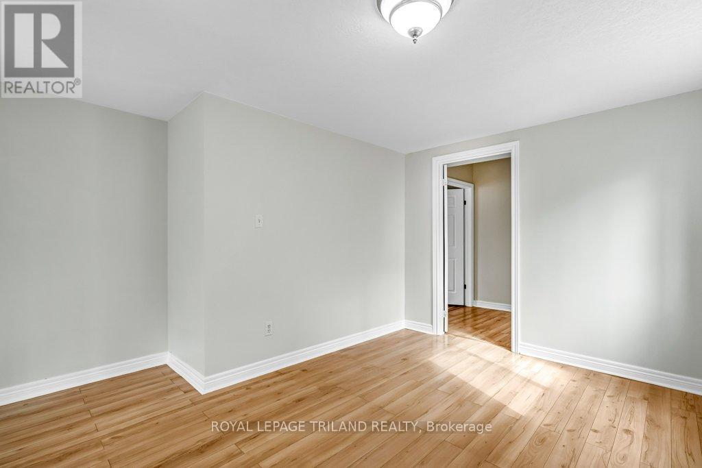 215 Rossmore Court, London South, Ontario  N6C 6B7 - Photo 36 - X12925356