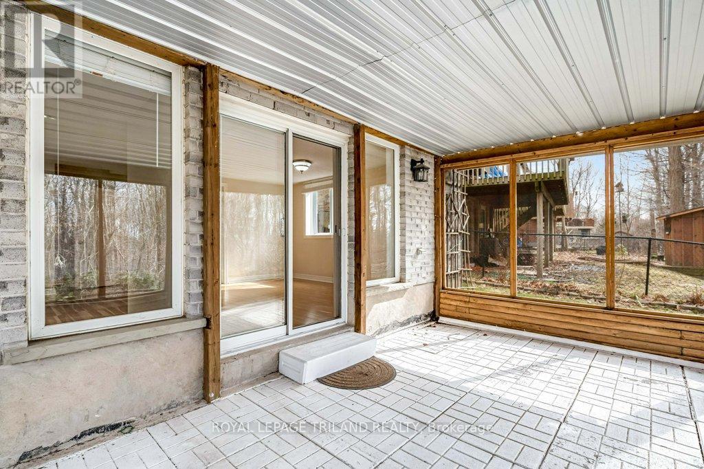 215 Rossmore Court, London South, Ontario  N6C 6B7 - Photo 38 - X12925356