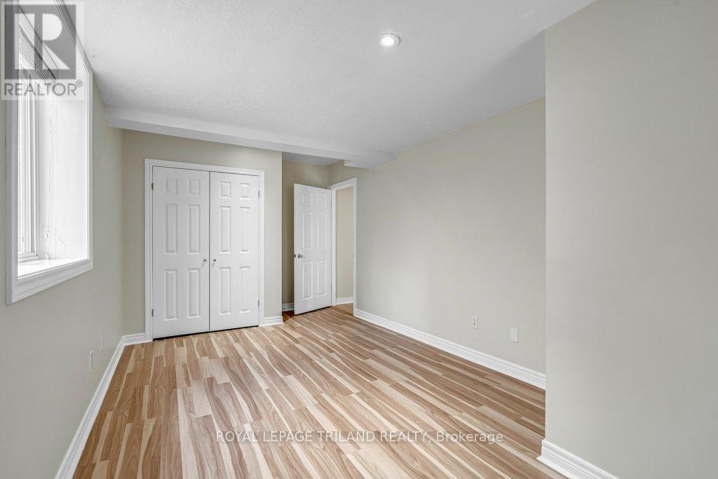 215 Rossmore Court, London South, Ontario  N6C 6B7 - Photo 41 - X12925356