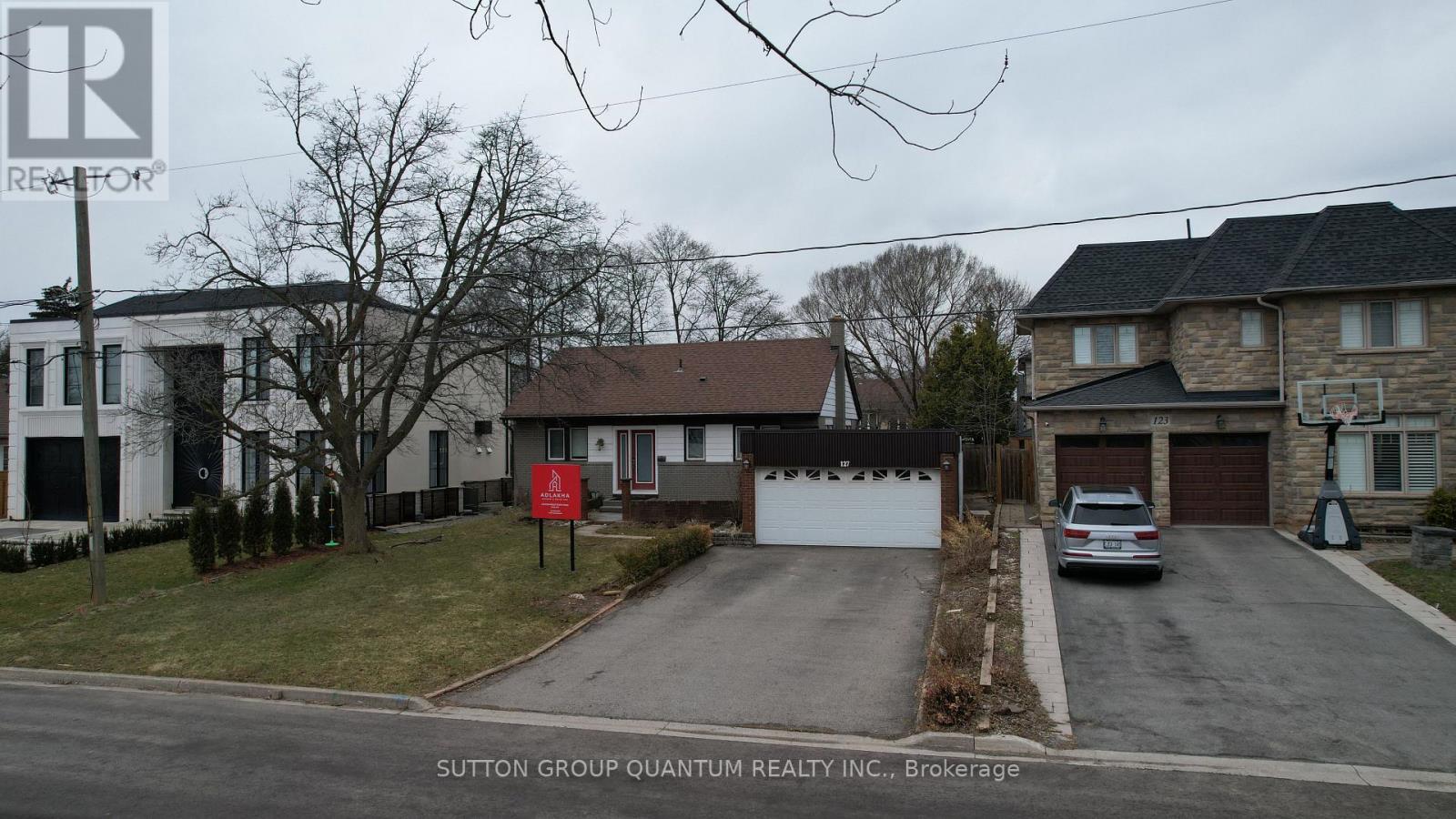 127 Mayfield Drive, Oakville, Ontario  L6H 1K6 - Photo 7 - W12921778