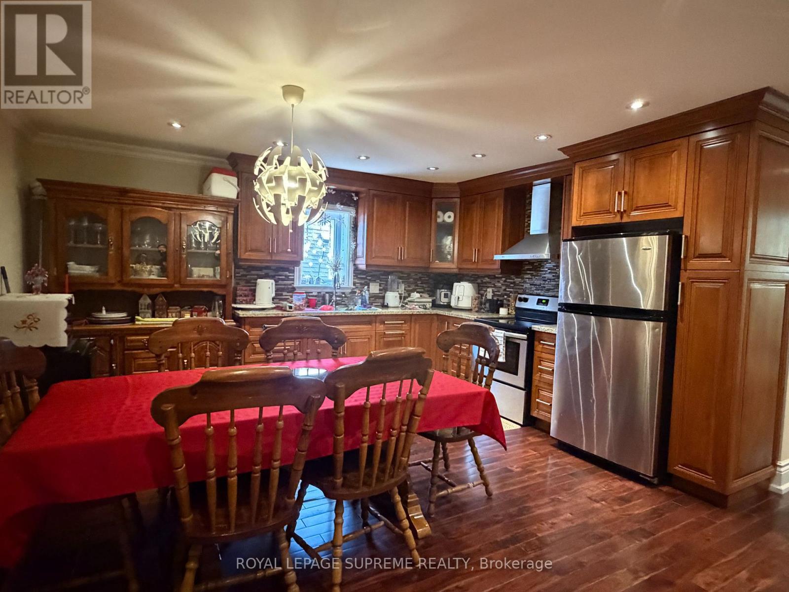 529 Rogers Road S, Toronto, Ontario  M6M 1B4 - Photo 15 - W12925206