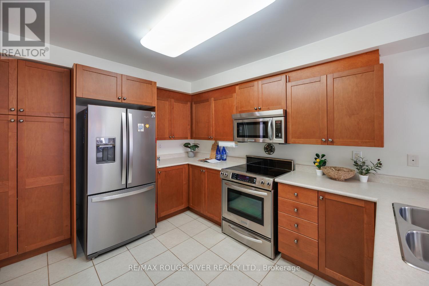 1196 Stire Street, Oshawa, Ontario  L1K 0G5 - Photo 10 - E12925398