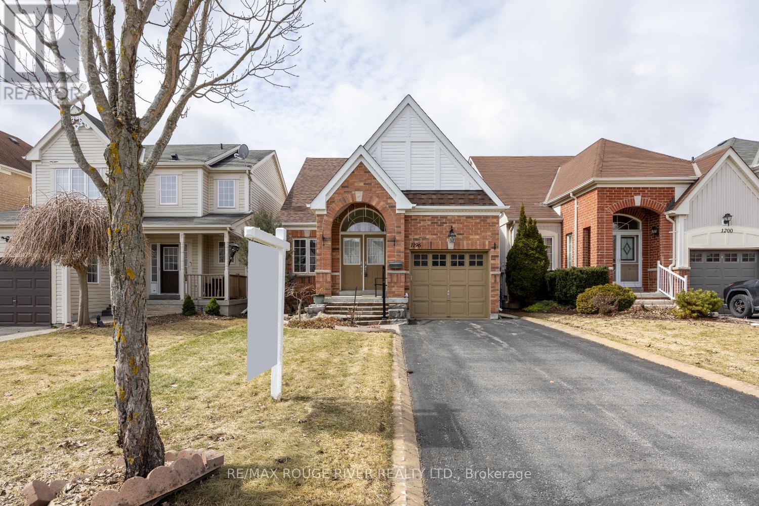 1196 Stire Street, Oshawa, Ontario  L1K 0G5 - Photo 2 - E12925398