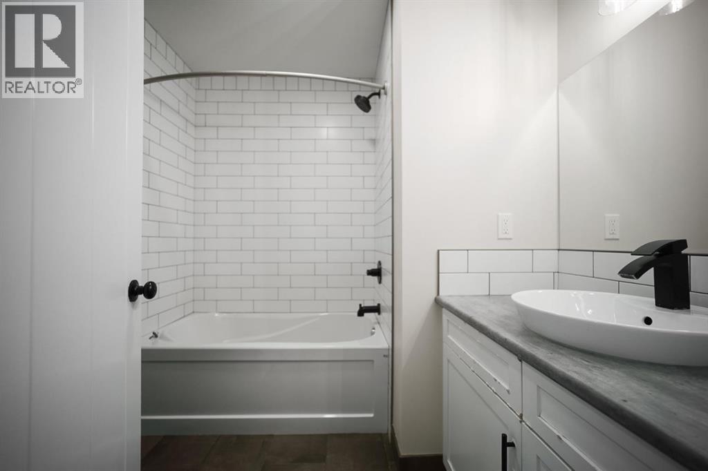 7006 49a Avenue, Camrose, Alberta  T4V 5C6 - Photo 16 - A2295403