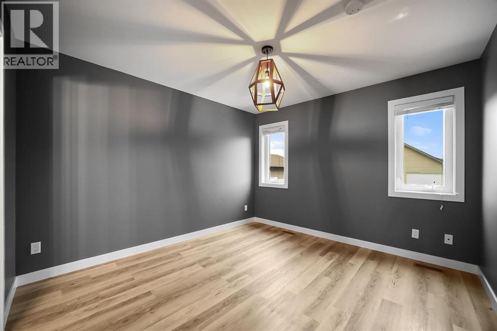 7006 49a Avenue, Camrose, Alberta  T4V 5C6 - Photo 9 - A2295403