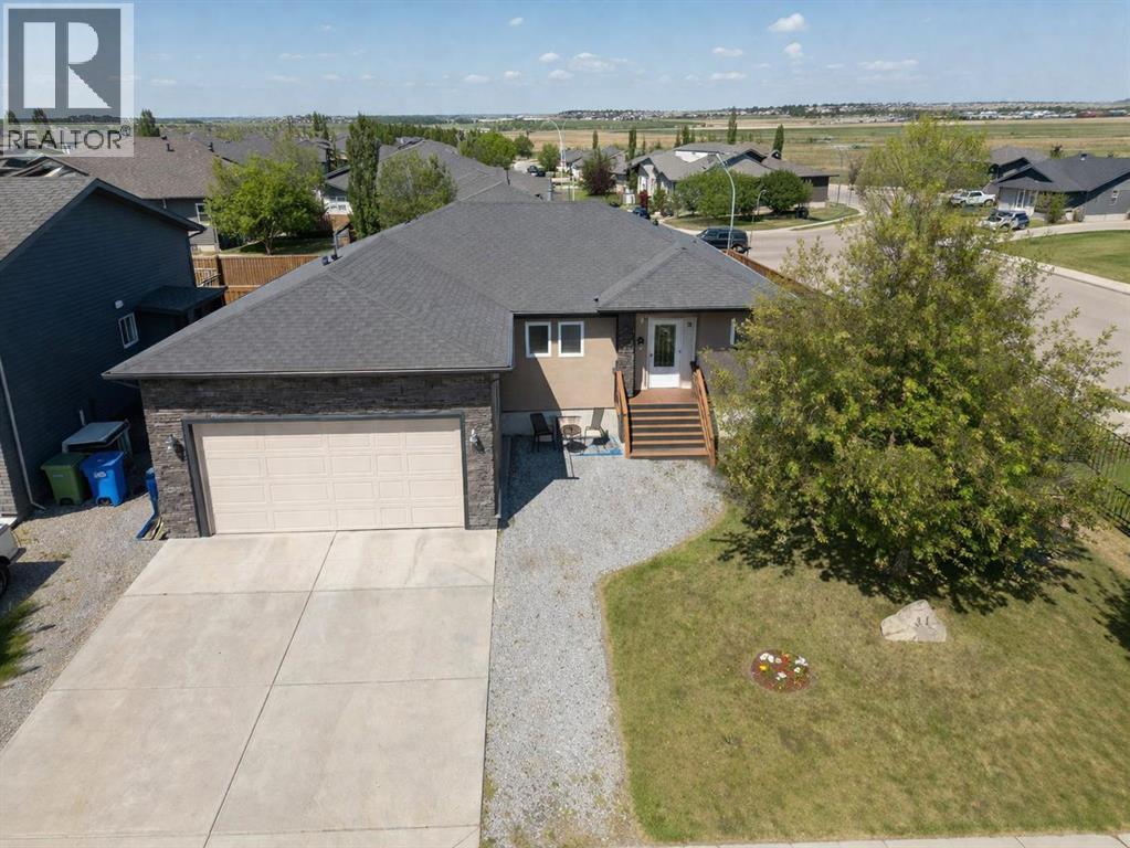 431 Carriage Lane Crossing, Carstairs, Alberta  T0M 0N0 - Photo 1 - A2296251