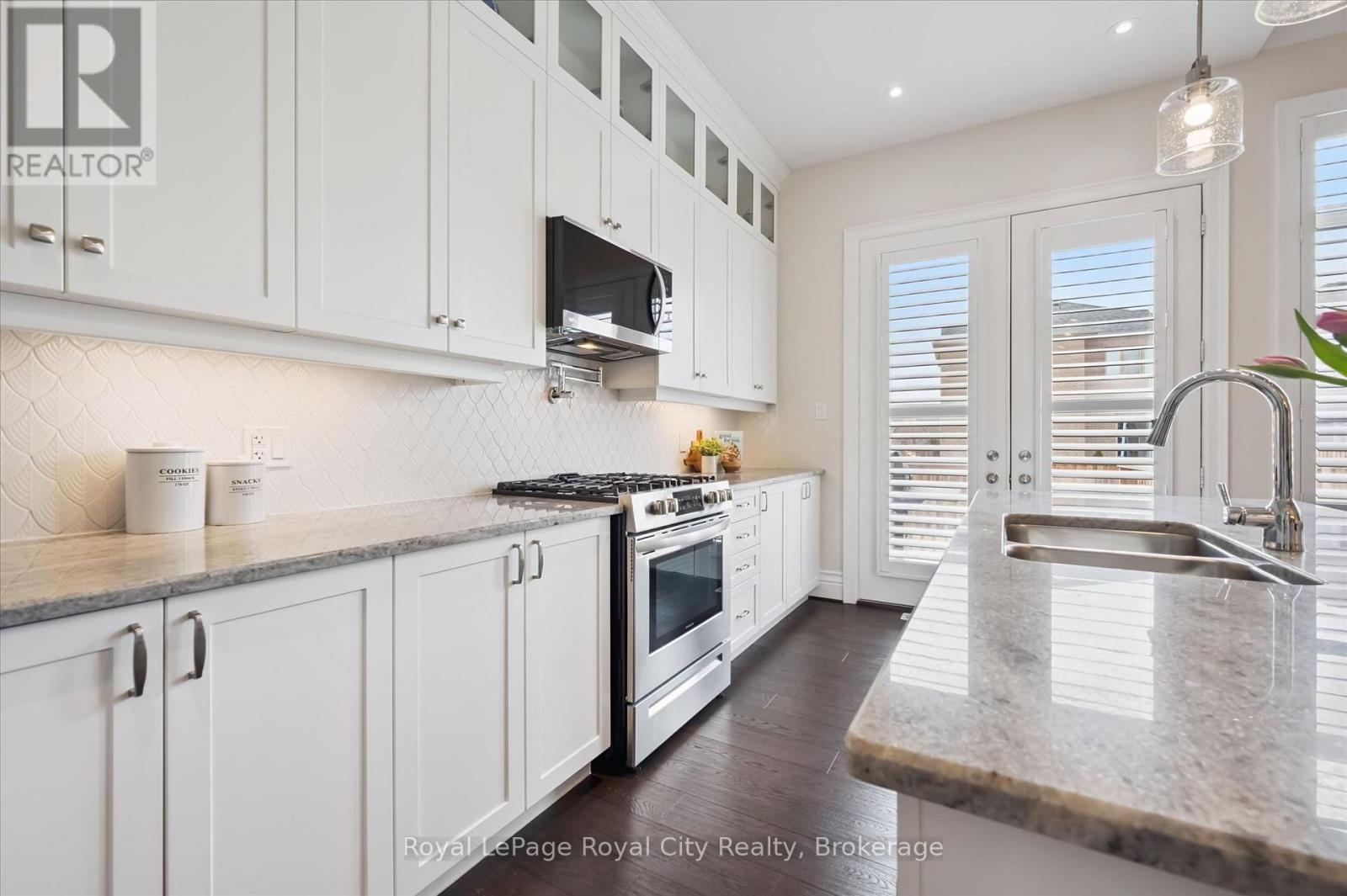 31 Conlin Court, Centre Wellington (Fergus), Ontario  N1M 0H2 - Photo 12 - X12925376