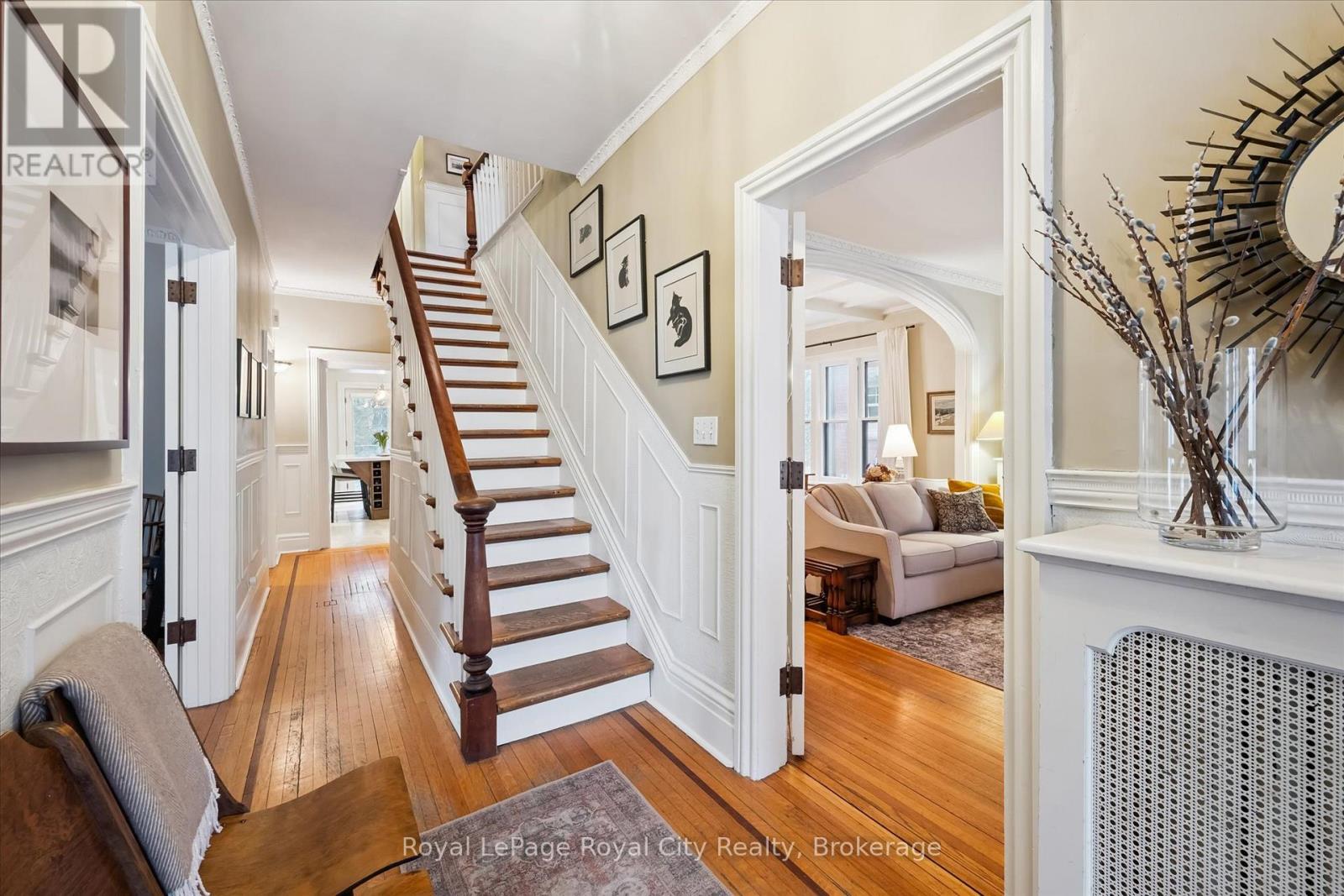 16 Oxford Street, Guelph (Downtown), Ontario  N1H 2M3 - Photo 7 - X12925392