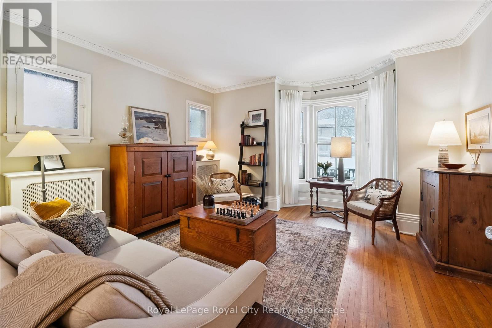 16 Oxford Street, Guelph (Downtown), Ontario  N1H 2M3 - Photo 8 - X12925392