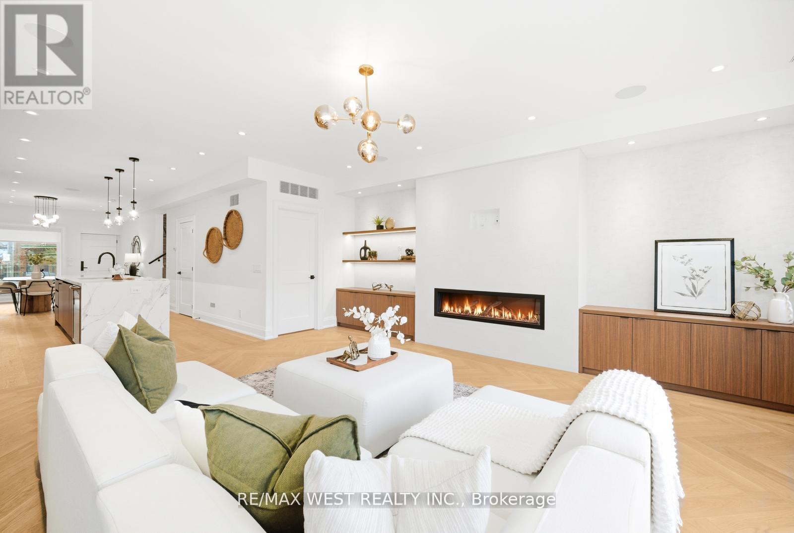 390 St Clarens Avenue, Toronto, Ontario M6H 3W3 - Photo 14 - C12925494