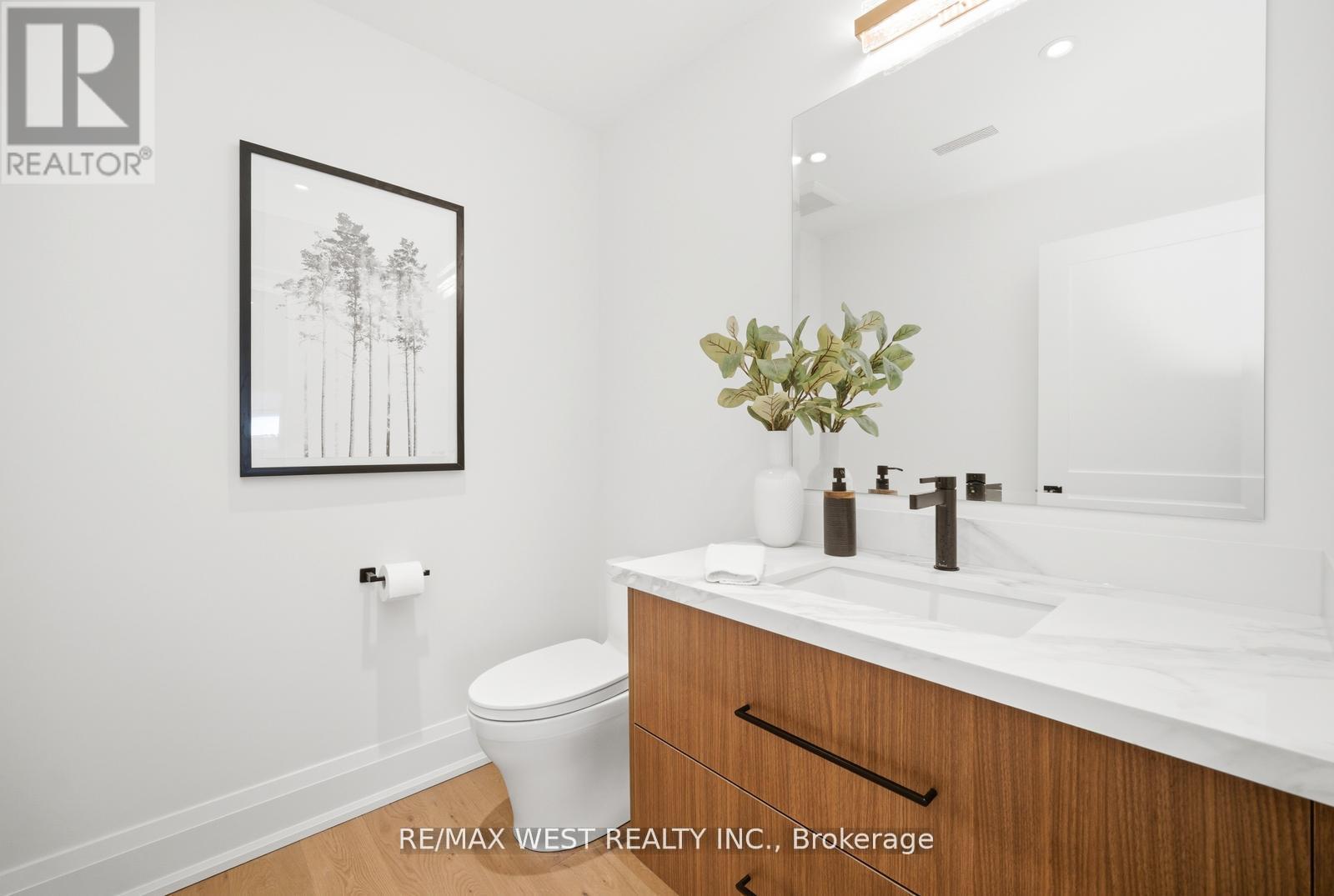 390 St Clarens Avenue, Toronto, Ontario M6H 3W3 - Photo 16 - C12925494