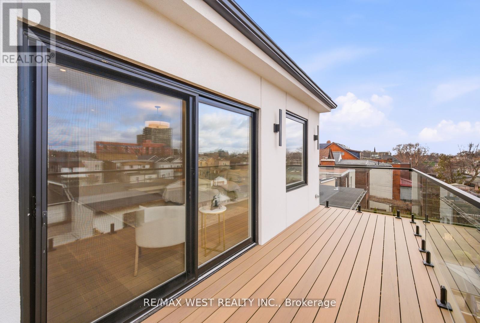 390 St Clarens Avenue, Toronto, Ontario M6H 3W3 - Photo 22 - C12925494