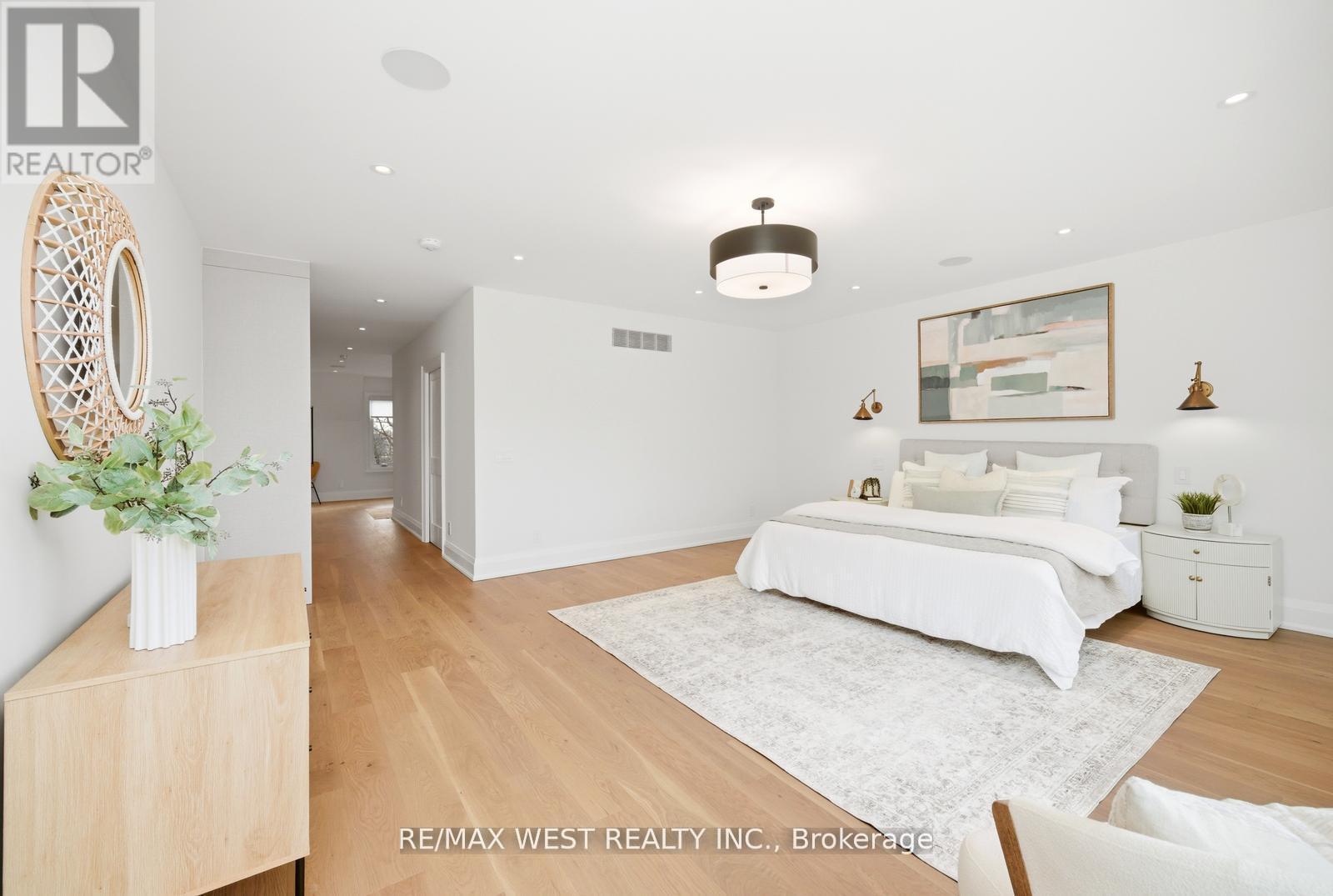 390 St Clarens Avenue, Toronto, Ontario M6H 3W3 - Photo 25 - C12925494