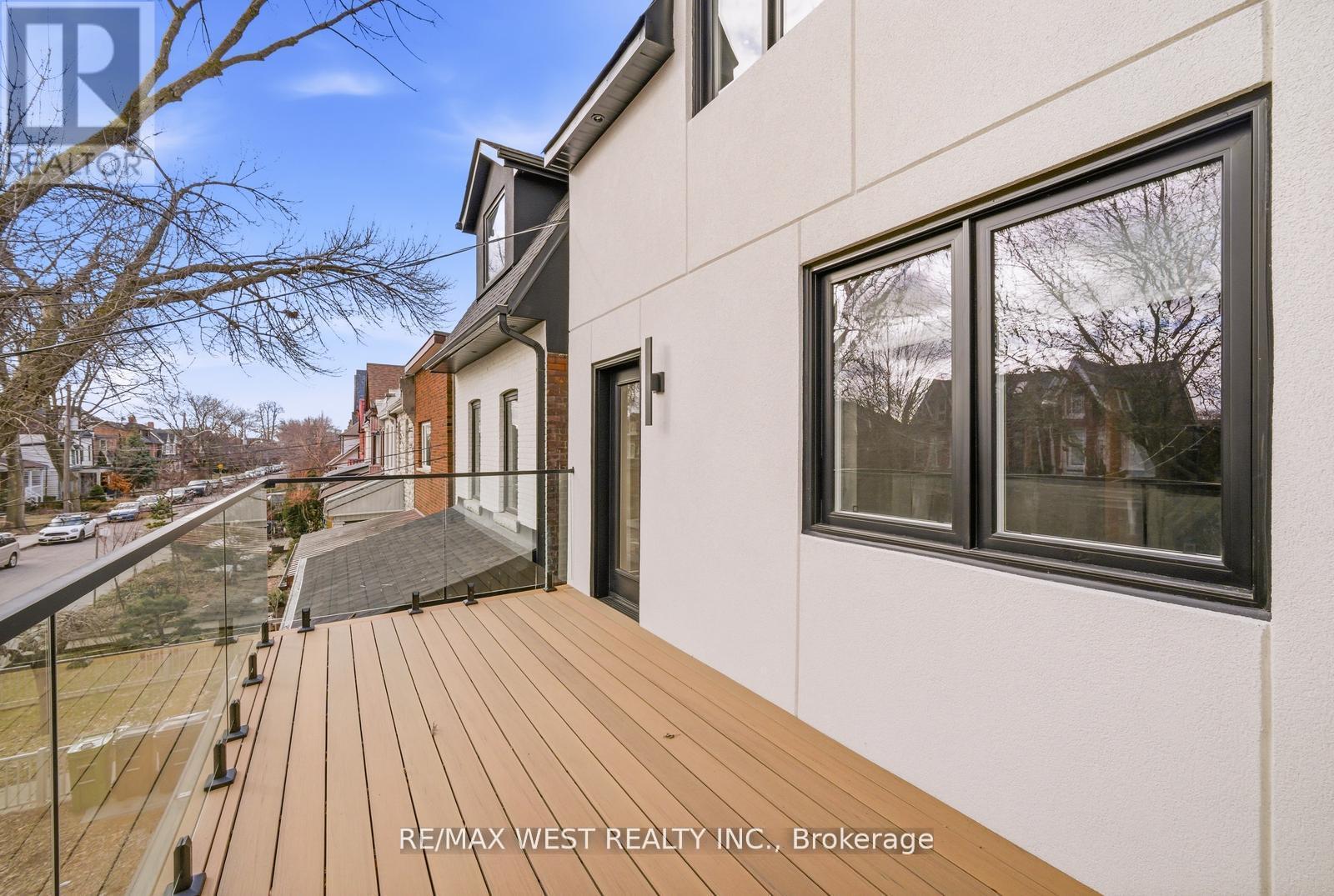 390 St Clarens Avenue, Toronto, Ontario M6H 3W3 - Photo 39 - C12925494