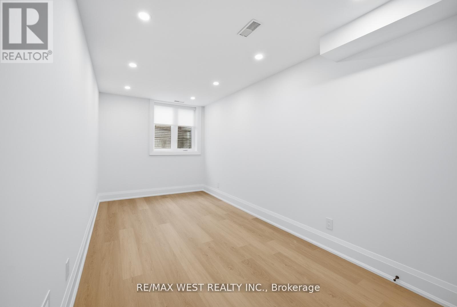 390 St Clarens Avenue, Toronto, Ontario M6H 3W3 - Photo 43 - C12925494