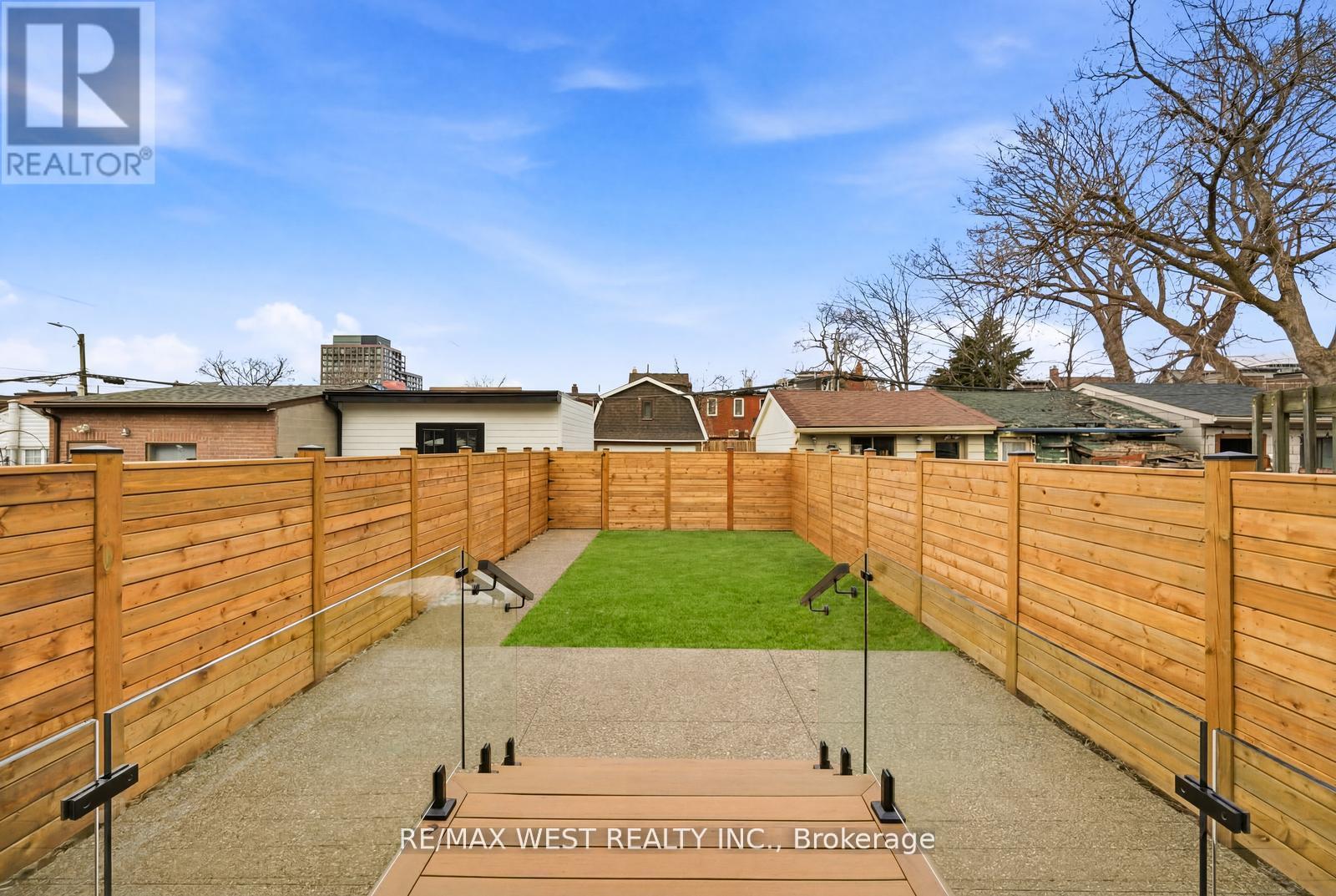 390 St Clarens Avenue, Toronto, Ontario M6H 3W3 - Photo 46 - C12925494