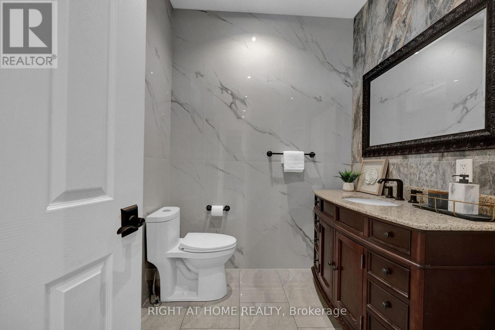 3850 Kinsale Road, Pickering, Ontario  L1Y 1E2 - Photo 8 - E12925496