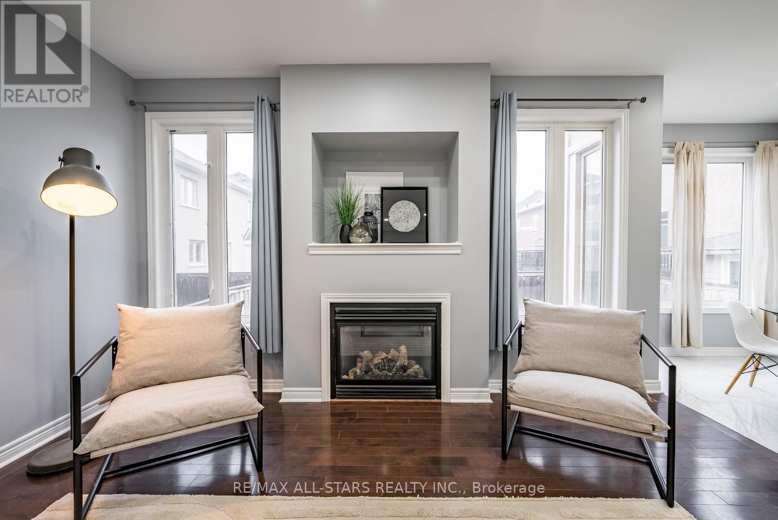 138 Yakefarm Boulevard, Whitchurch-Stouffville, Ontario  L4A 0R8 - Photo 16 - N12880030