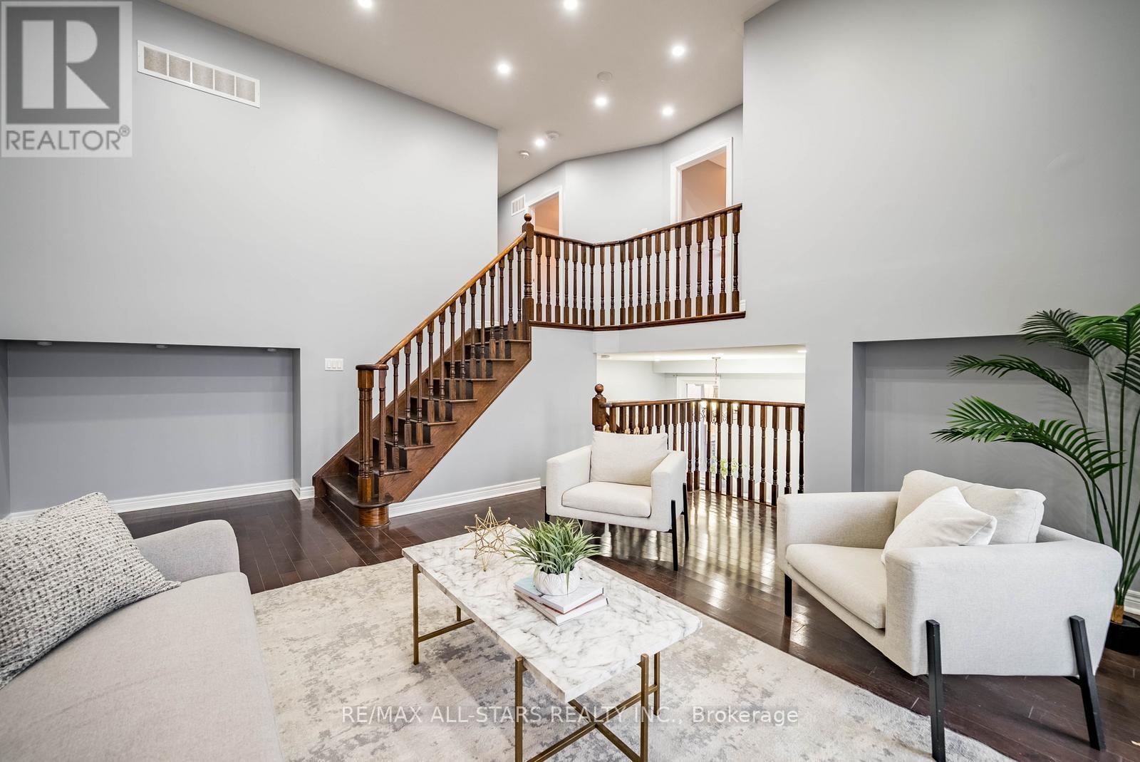 138 Yakefarm Boulevard, Whitchurch-Stouffville, Ontario  L4A 0R8 - Photo 21 - N12880030