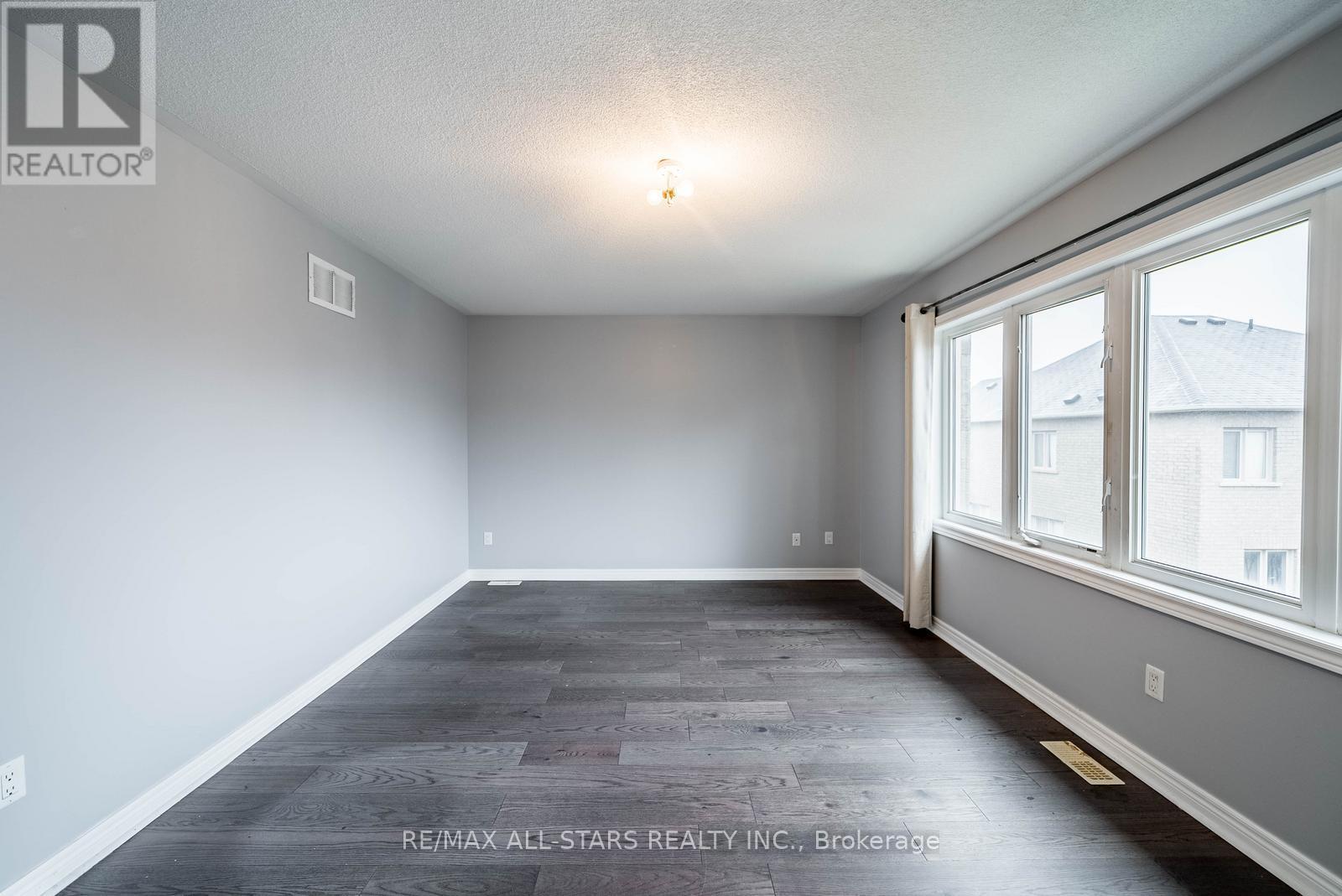 138 Yakefarm Boulevard, Whitchurch-Stouffville, Ontario  L4A 0R8 - Photo 30 - N12880030