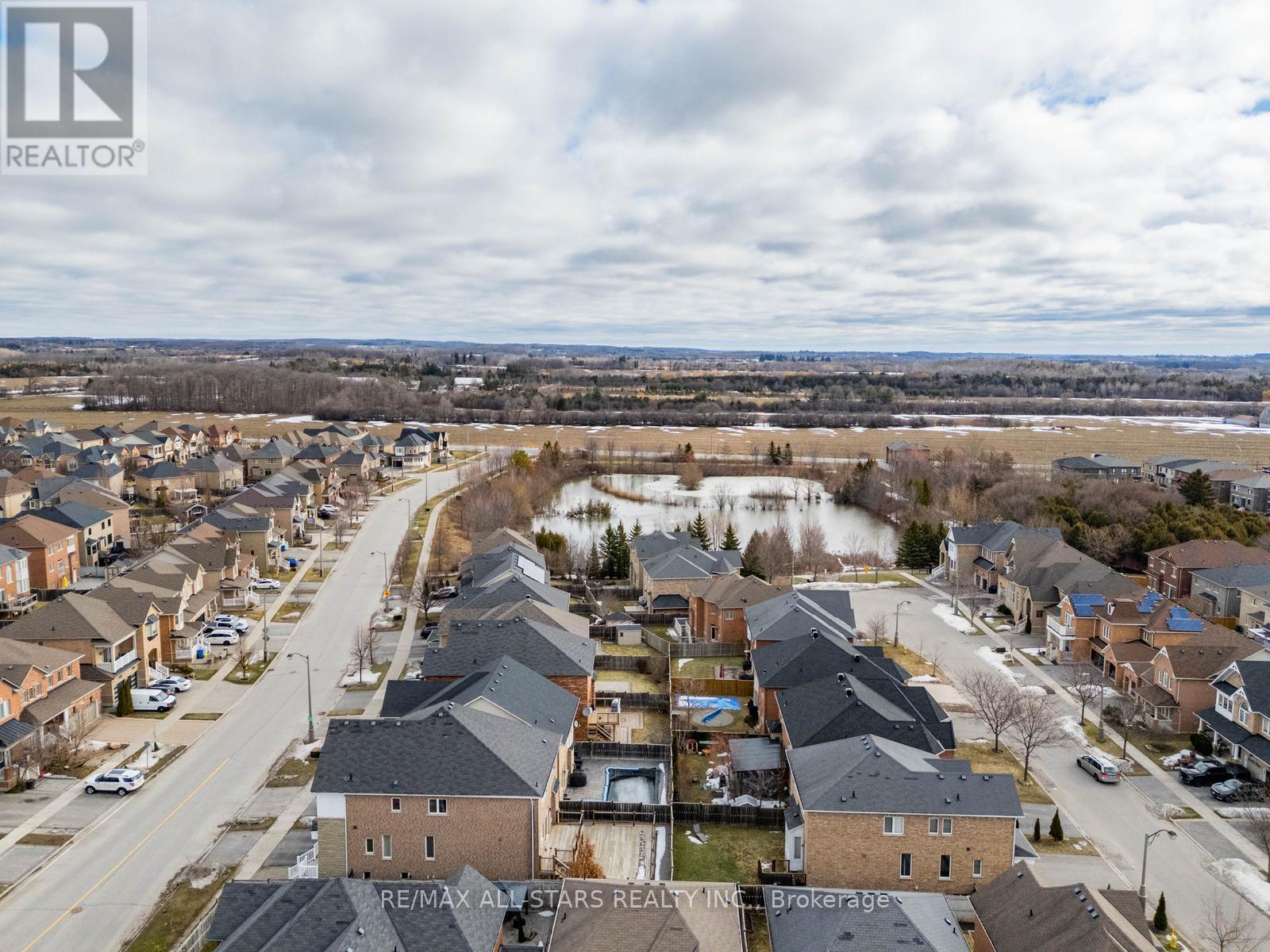 138 Yakefarm Boulevard, Whitchurch-Stouffville, Ontario  L4A 0R8 - Photo 37 - N12880030