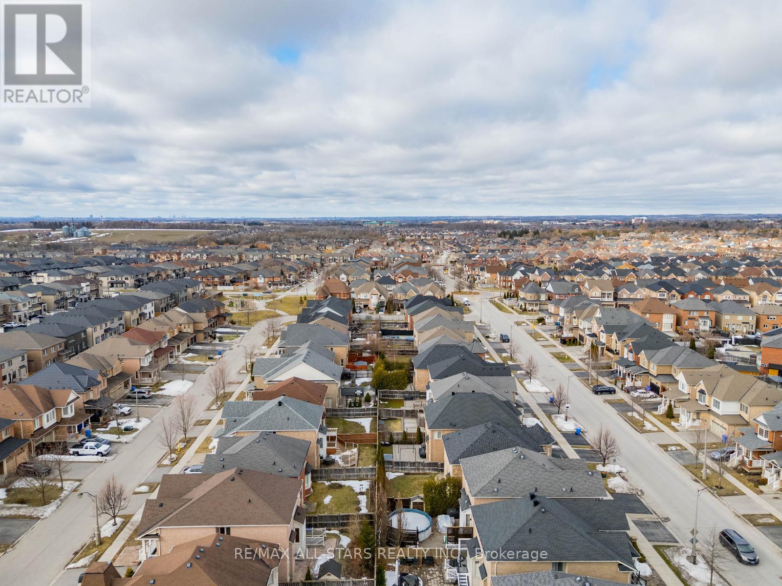 138 Yakefarm Boulevard, Whitchurch-Stouffville, Ontario  L4A 0R8 - Photo 39 - N12880030