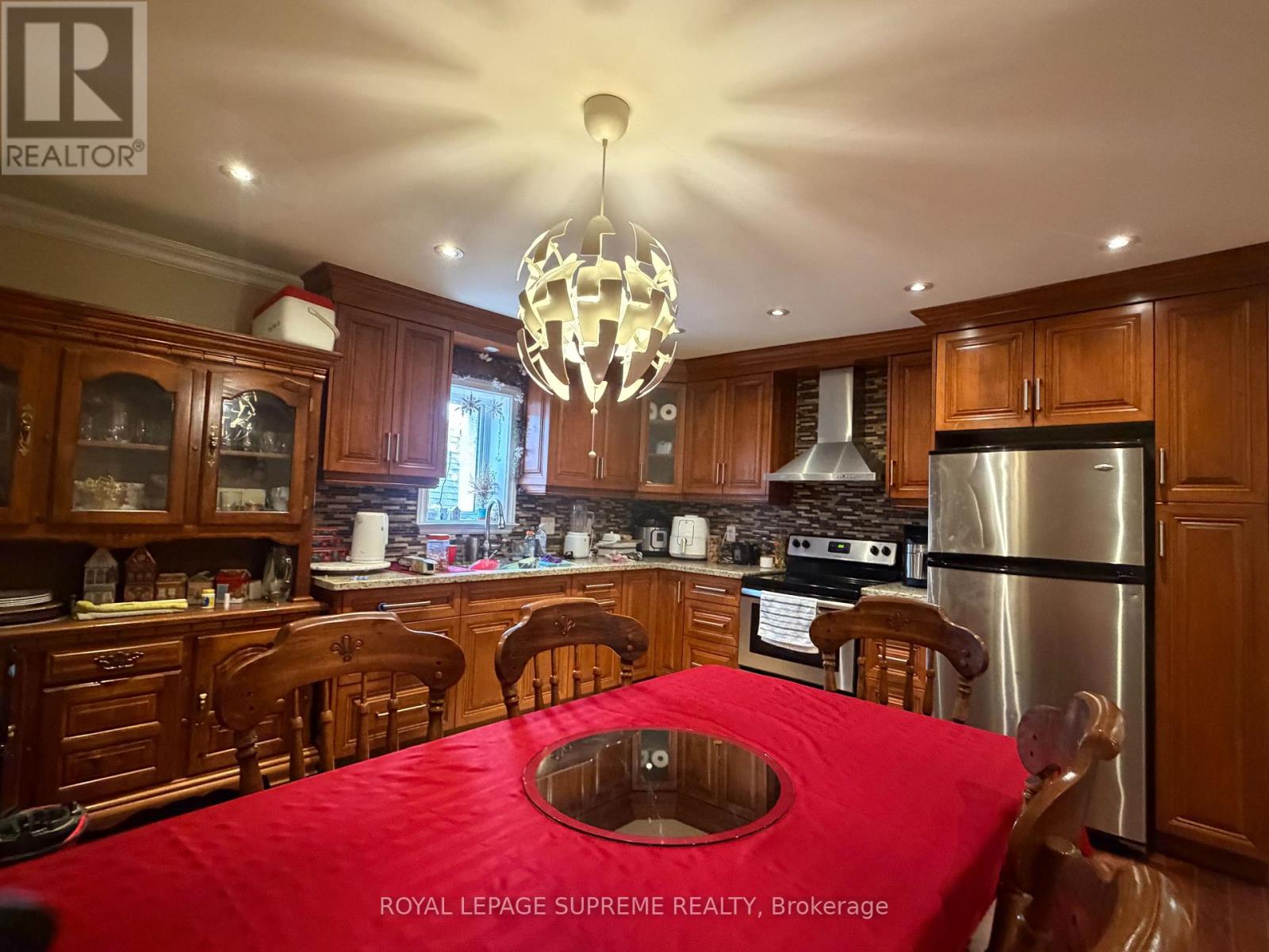 529 Rogers Road S, Toronto, Ontario  M6M 1B4 - Photo 15 - W12925208