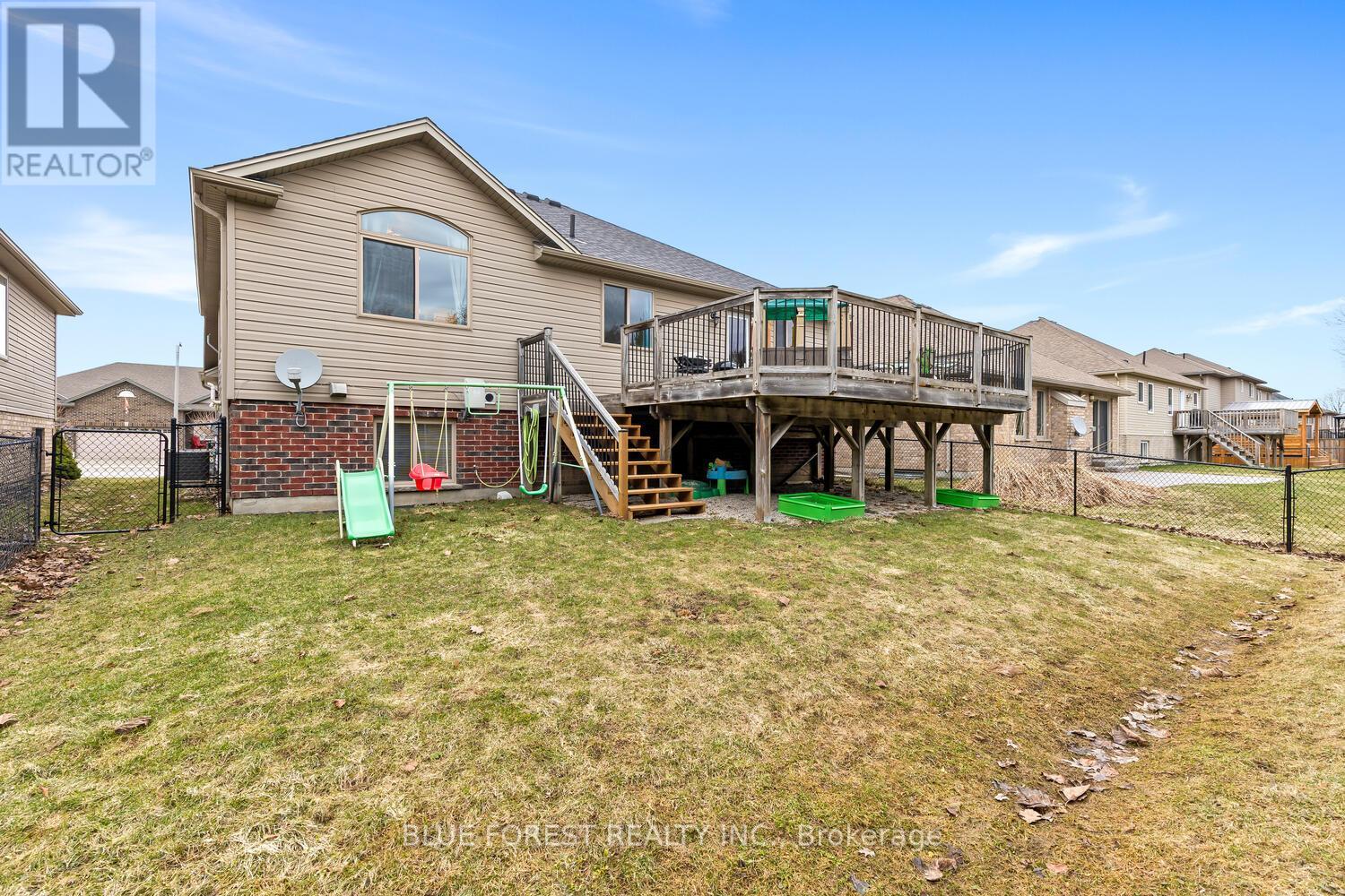 Photo 35 of 41 for 123 Watson Street