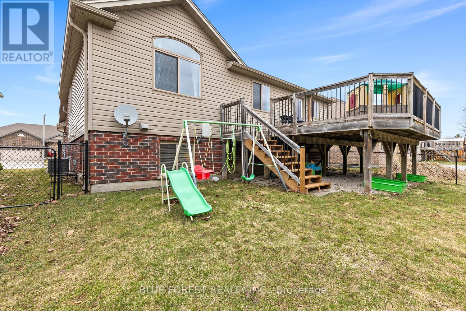 Photo 40 of 41 for 123 Watson Street