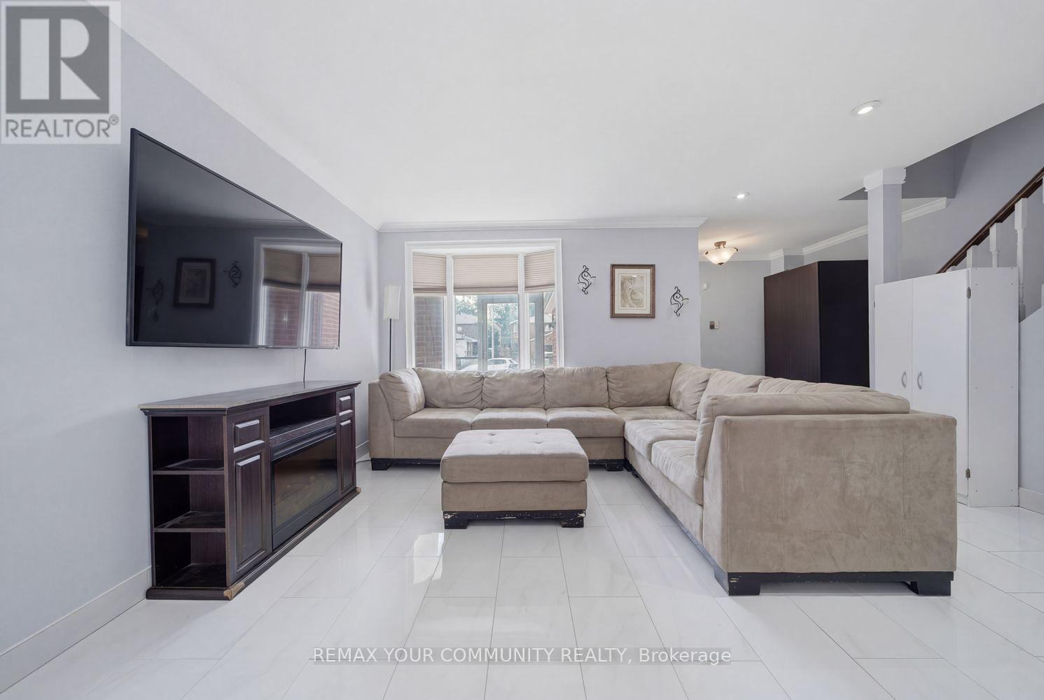 130 Andrea Lane, Vaughan, Ontario  L4L 1E7 - Photo 10 - N12925446