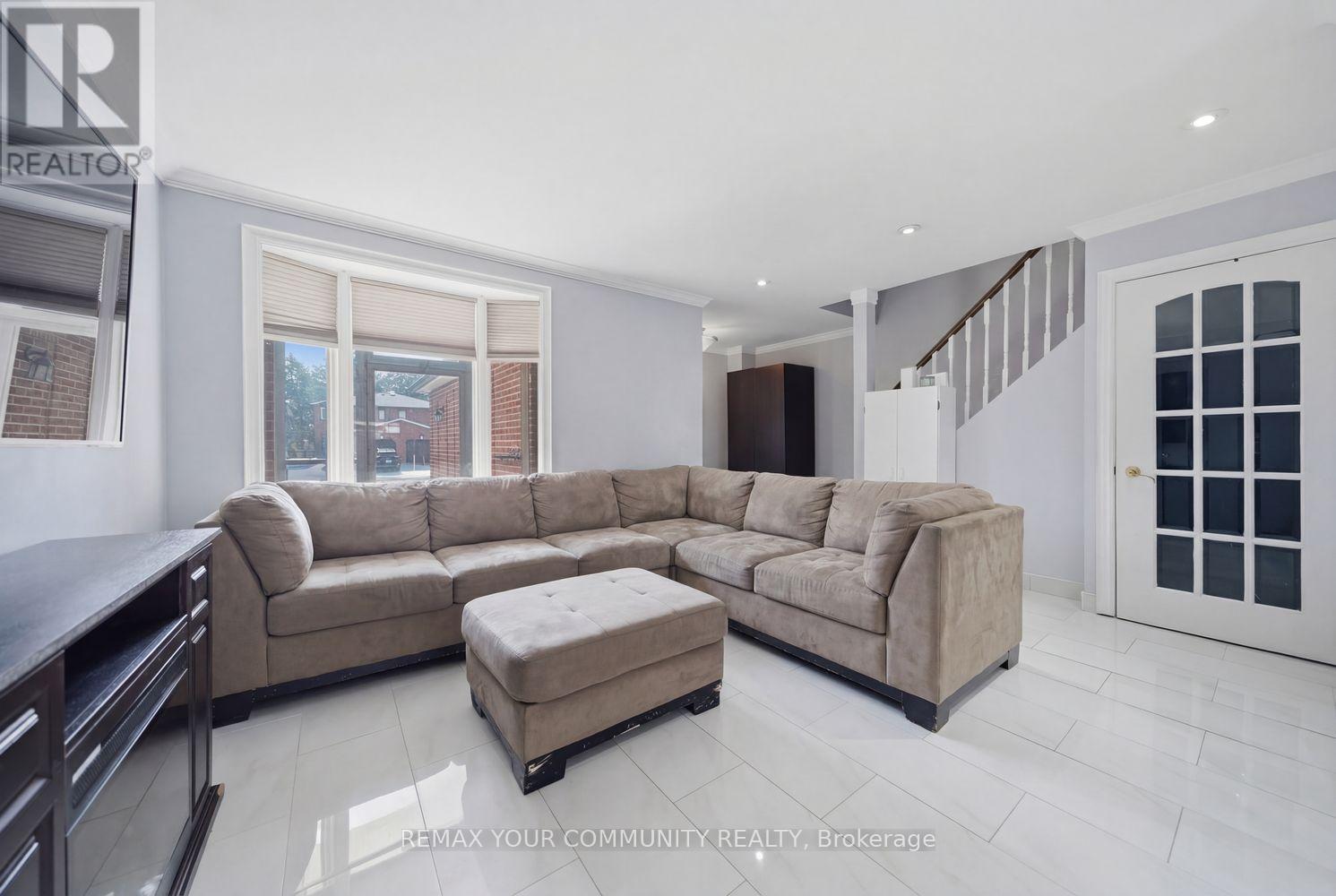 130 Andrea Lane, Vaughan, Ontario  L4L 1E7 - Photo 11 - N12925446